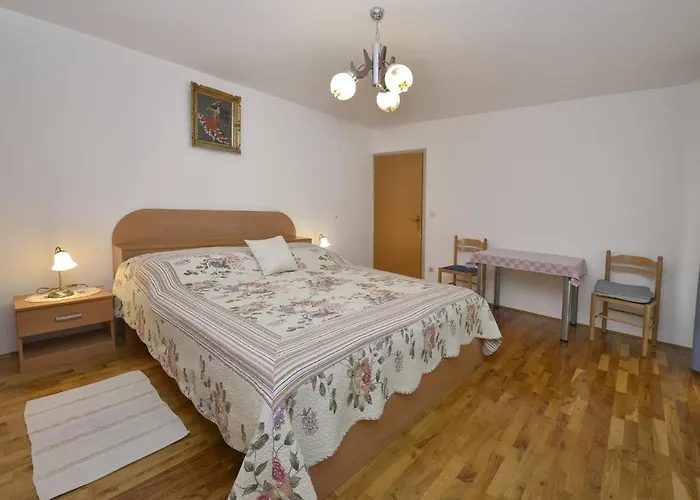 Sobe Ana Finida 招待所 3*